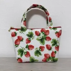 18㎝　持ち手付きポーチ　いちご柄　ハンドメイド