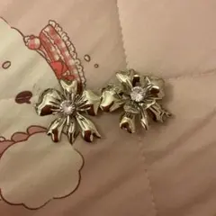 シルバー花形ヘアピン クリスタル付き