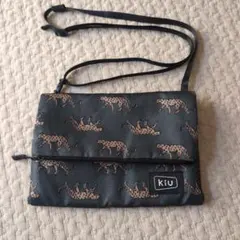 kiu ヒョウ柄 サコッシュ