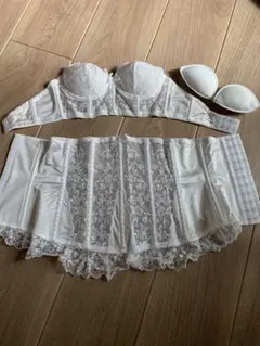 カドリールインターナショナル　セモアブライダル　B70 / 64