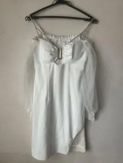 JEWELS ホワイトオフショルダードレス