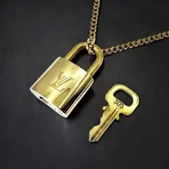 た*か様 LOUISVUITTON カデナ 南京錠 社外品ペアネックレスシルバー た*か様 LOUISVUITTON カデナ 南京錠 社外品ペアネックレスシルバー