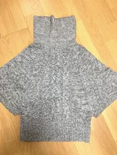 美品　ドルマンスリーブ　ハイネックニット　Mサイズ