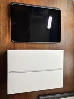 Apple iPad 第9世代　シルバー 本体 箱、ケース、中古ペン付き