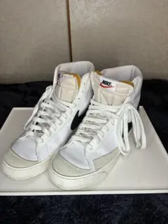 【週末限定値下げ】Nike BLAZER MID '77 VNTG White