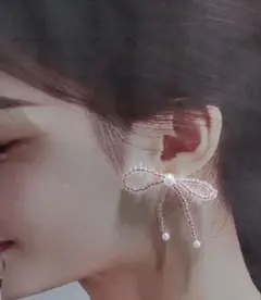 ハンドメイド　リボン型　ビーズ　ピアス　ピンク　➀