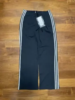 adidas ストライプ ブラックパンツ　ジャージ