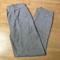 ユニクロ　ウルトラストレッチアクティブジョガーパンツ　グレー　160