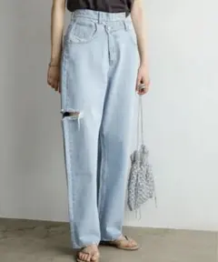 【美品】ウエストデザインダメージデニムパンツ　GeeRA