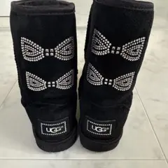 UGG ブラック ストーン付きリボンブーツ