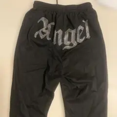 黒パンツ