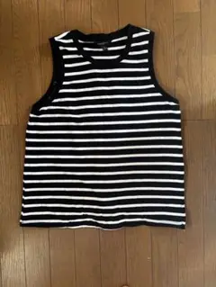 ノースリーブ タンクトップ