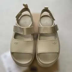 UGG/アグ　 ゴールデングロウサンダル　キッズ23のサムネイル