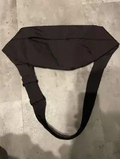 UNIQLO U ブラックナイロンボディバッグ