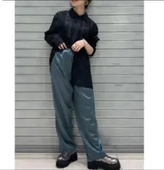 エンボスサテンドロストパンツ