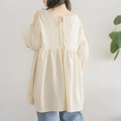 RETRO GIRL レトロガール 肩開きペプラム ブラウスのサムネイル
