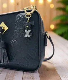 くま型レジンキーホルダー　ハンドメイド　オーダーメイド　イニシャル　チャーム