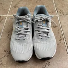 NIKE ランニングシューズ グレーのサムネイル