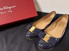 フェラガモ　ヴァリナ　ネイビー5c