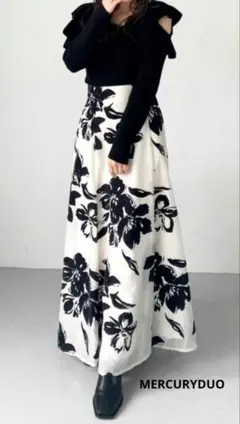 MERCURYDUO（マーキュリーデュオ） 白地に黒花柄マ―メイドスカート S
