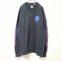 リーバイス　グラフィック クルーネック スウェット　黒色 　M　地球モチーフのサムネイル