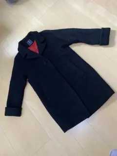 黒のロングコート 赤の裏地