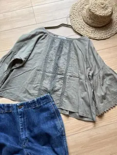 ニコアンド　nicoand ブラウス　カーキ　レース　オシャレ　大人　上品