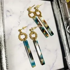 ハンドメイド　ゴールドリングとマーブルスティックのピアス