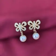 ちょうちょ 一粒パール 揺れるイヤリング ゴールド 上品 大人可愛いアクセサリー