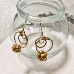 a25 ゴールド水引アクセサリー　あわじ玉アレンジピアス　イヤリング対応可