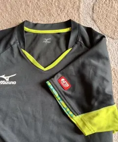 Mizuno 卓球ウェア 黒 黄緑 Vネック