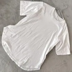 ユニクロ ラウンドヘムt