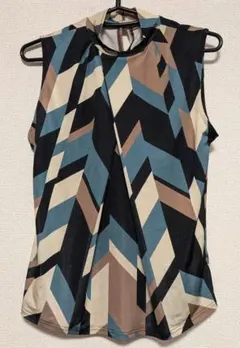 salire（サリア）ジオメトリック柄ノースリブラウス グリーンM 新品