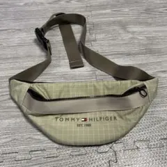 TOMMY HILFIGER ボディバッグ ベージュのサムネイル