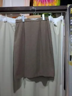 ブラウンツイードひざ丈タイトスカート