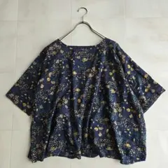 Tunic／鴨居羊子 リネン100% ボタニカル柄ブラウス ブルー 花柄水色 