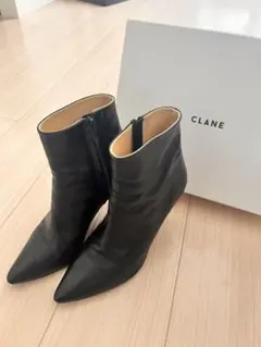 CLANE ブラック レザー ブーティのサムネイル