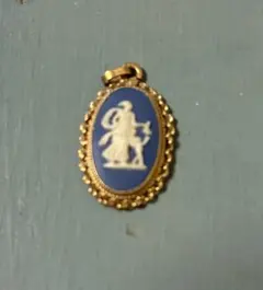 Wedgwood オーバル型ペンダント