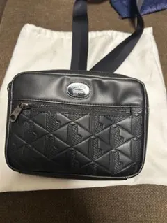 ラコステ　ブラック ショルダーバッグ