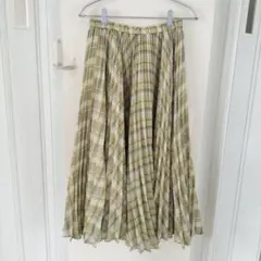 春らしい(⁠^⁠^⁠)ユナイテッドアローズ.グリーン系チェック プリーツスカート