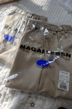 ナガイレーベン　ベージュパンツ