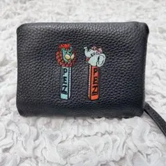 イアパピヨネ PEZ ペッツ コラボ 本革 刺繍 二つ折り財布 ブラック