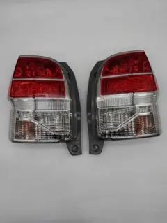 デリカD5 純正テールランプ 左右セット 点灯確認済み 美品 割れなし デリカD5 純正テールランプ 左右セット 点灯確認済み 美品 割れなし