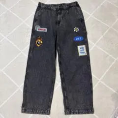 ワッペン付き ブラックデニムパンツ