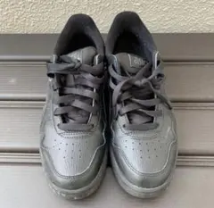 アシックス　ブラックスニーカー ローカット　24.5㎝　1201A800