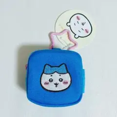 ちいかわ カラビナつき刺繍スクエアミニポーチ ハチワレ 新品タグ付き 未使用のサムネイル