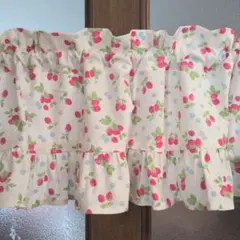 ☆カフェカーテン☆ハンドメイド♪バタフライデザイン カフェカーテン 小さな可愛いフラワー バタフライ140x48cm - メルカリ