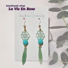 ハンドメイド ★ 花和柄 ミントグリーン ドロップ 樹脂 ピアス イヤリング