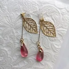 樹脂ポスト　揺れるピアス　桜