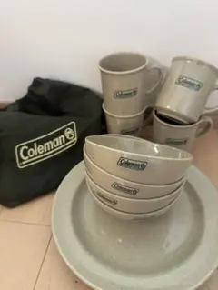 Coleman 食器セット ベージュ 収納バッグ付き　お皿　ボウル　マグカップ